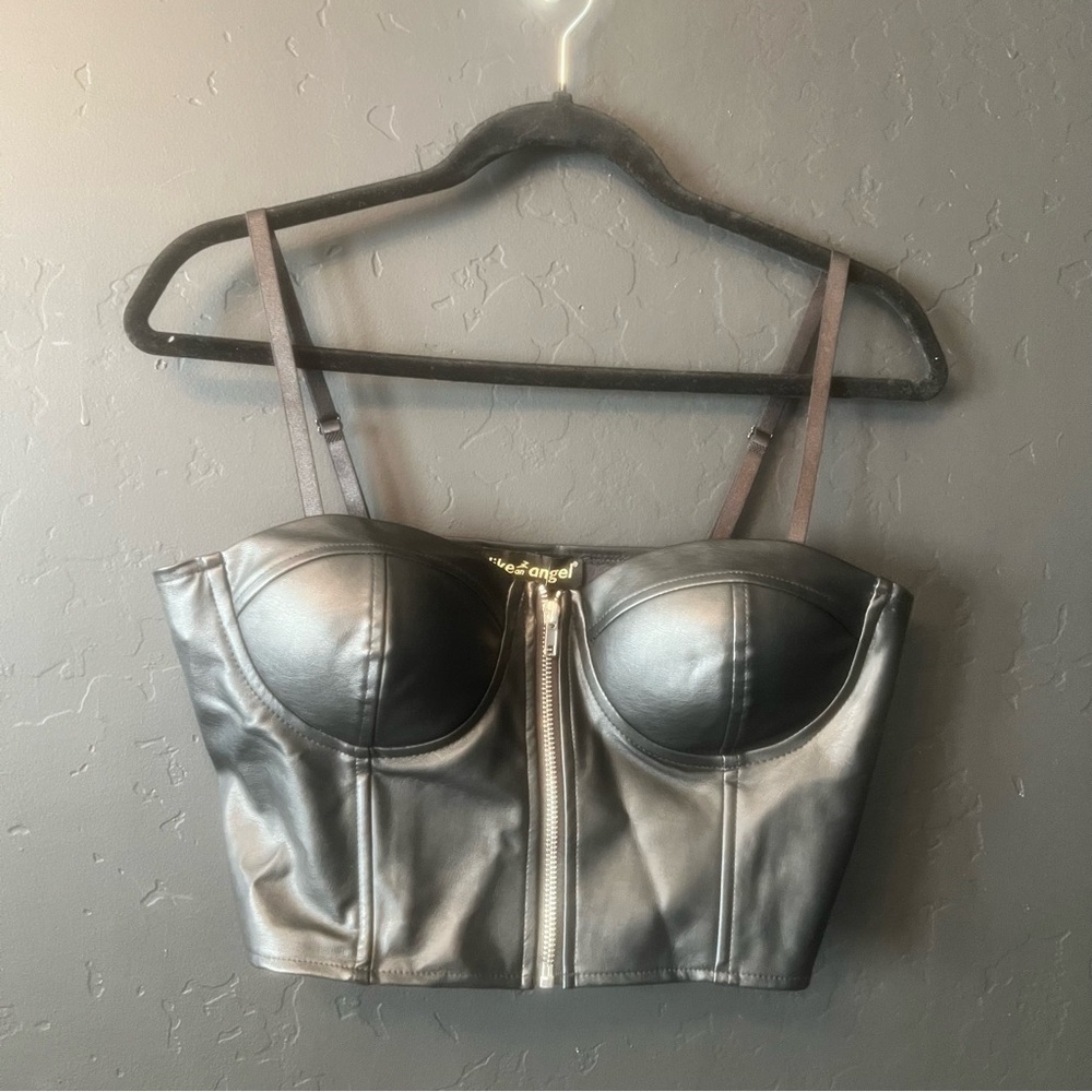Like and Angel women crop top Size:L color black